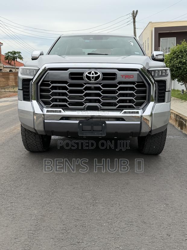 Toyota Tundra 1794 Edition CrewMax 5.5' Bed 2023 Silver