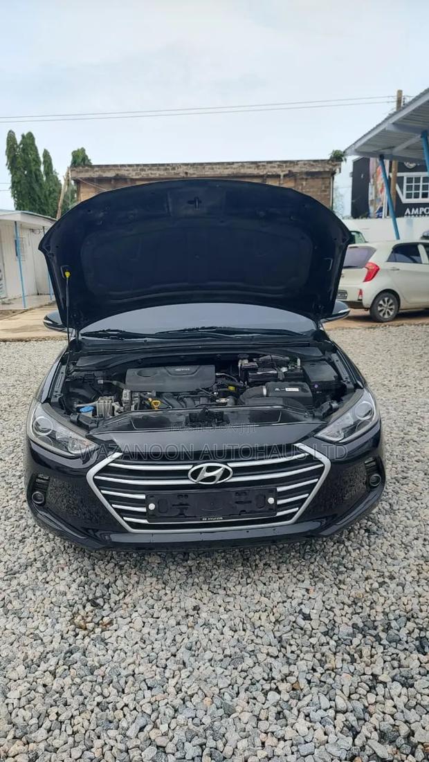 Hyundai Avante 2018 Black