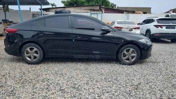 Hyundai Avante 2018 Black