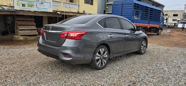 Nissan Sentra SV 2018 Gray