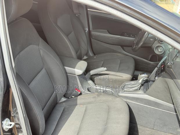Hyundai Elantra SE Sedan FWD (2.0L 4cyl 6M) 2017 Black