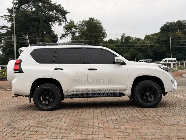 Toyota Land Cruiser Prado 4.0 Petrol GX-L 2015 White