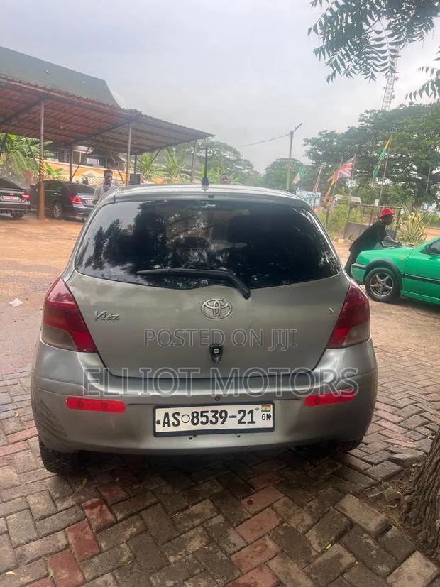 Toyota Vitz 1.0 FWD 3dr 2010 Silver