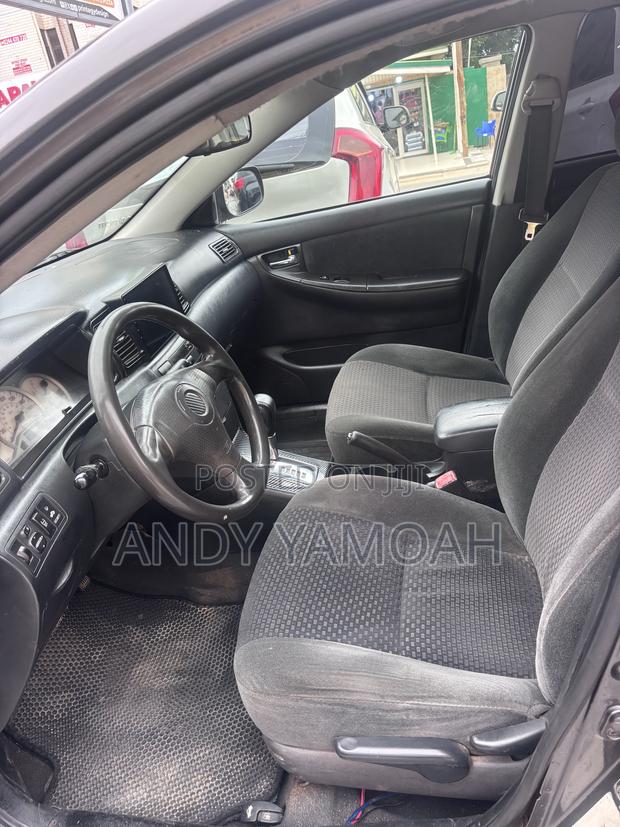 Toyota Corolla 2004 Gray