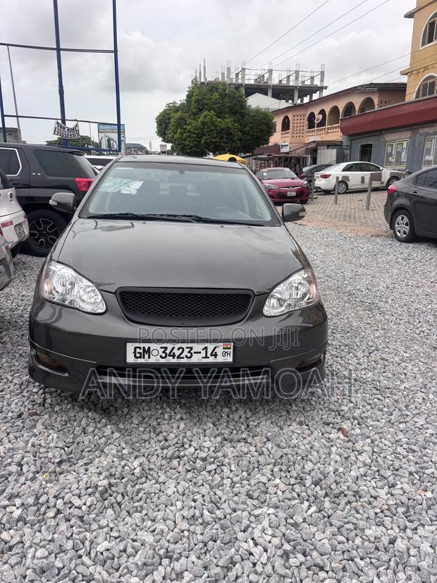 Toyota Corolla 2004 Gray