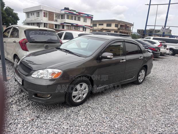 Toyota Corolla 2004 Gray