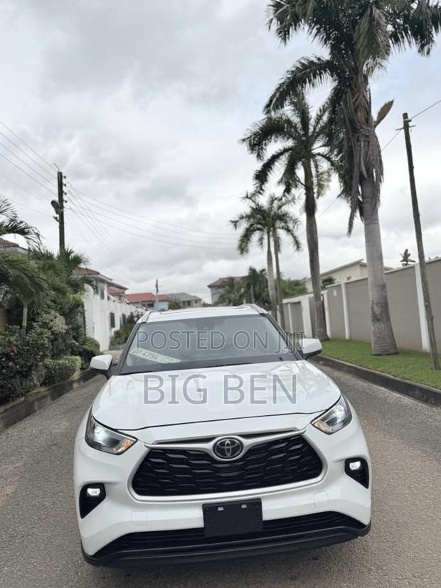 Toyota Highlander XLE AWD 2023 White