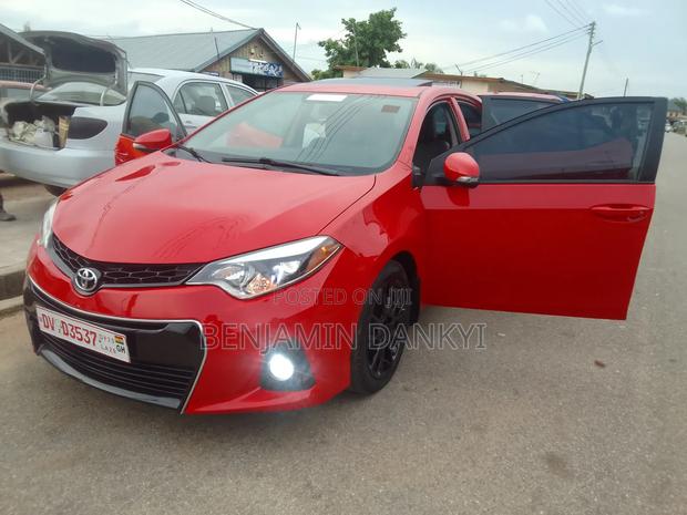 Toyota Corolla 2016 Red