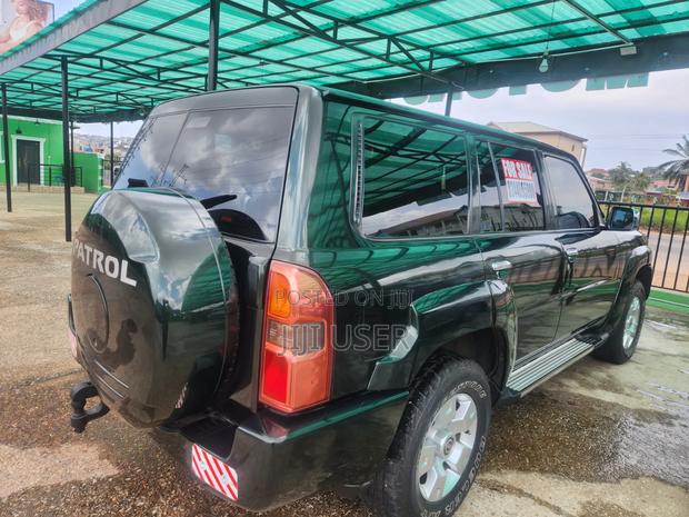 Nissan 1400 2017 Green