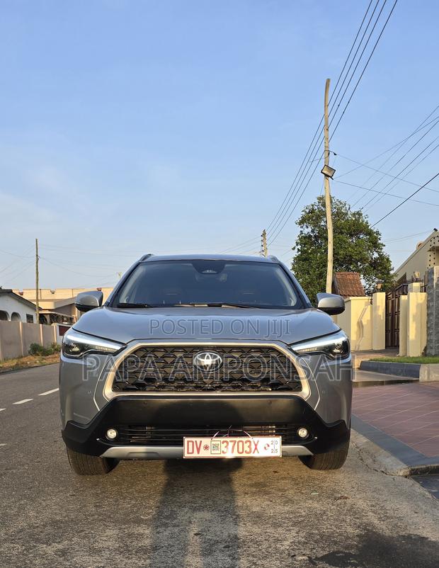 Toyota Corolla Cross XLE 4WD 2024 Silver
