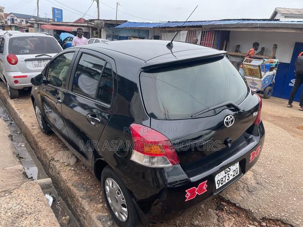 Toyota Vitz 1.3 AWD 5dr 2010 Black