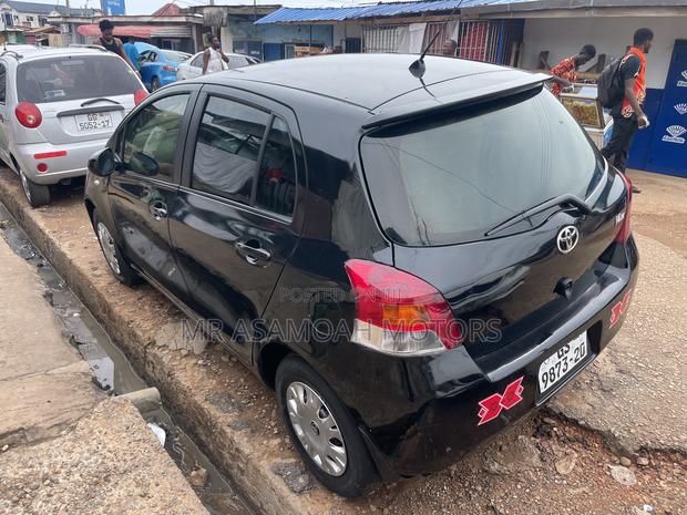 Toyota Vitz 1.3 AWD 5dr 2010 Black