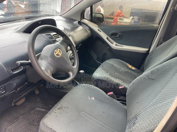Toyota Vitz 1.3 AWD 5dr 2010 Black