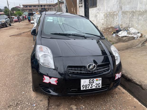 Toyota Vitz 1.3 AWD 5dr 2010 Black