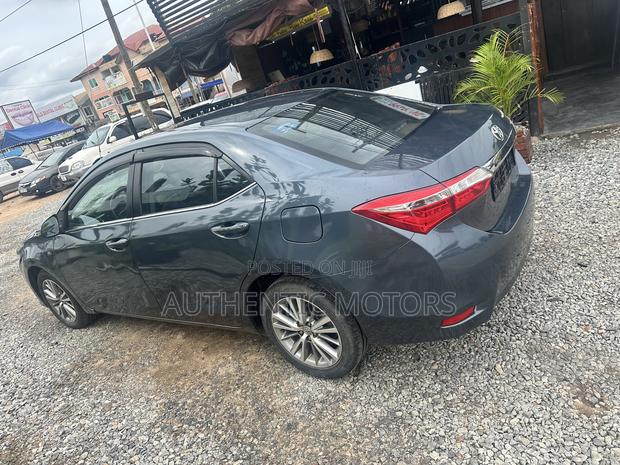 Toyota Corolla 2015 Gray