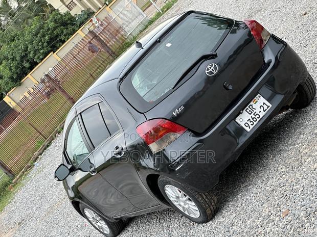 Toyota Vitz 2010 Black