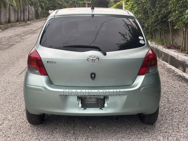Toyota Vitz 2010 Gray