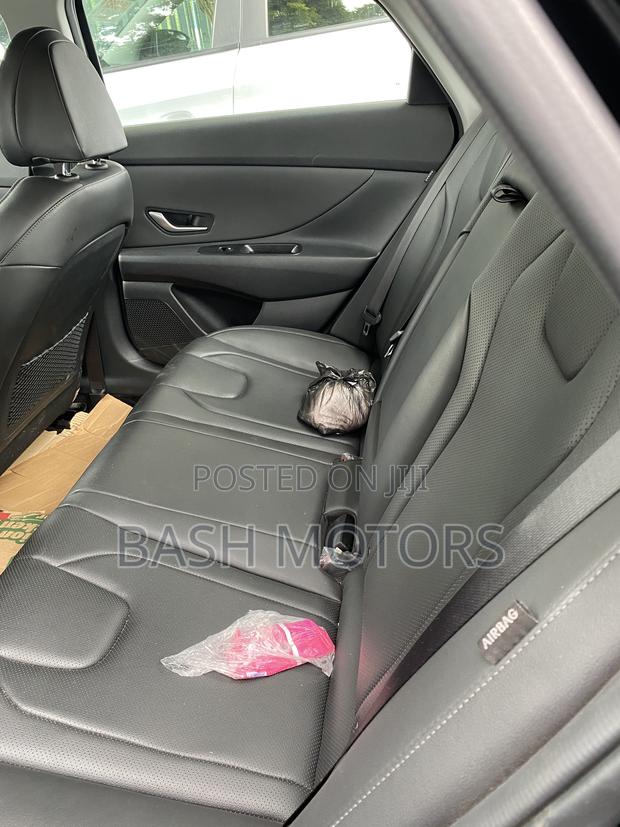 Hyundai Elantra 2025 Black