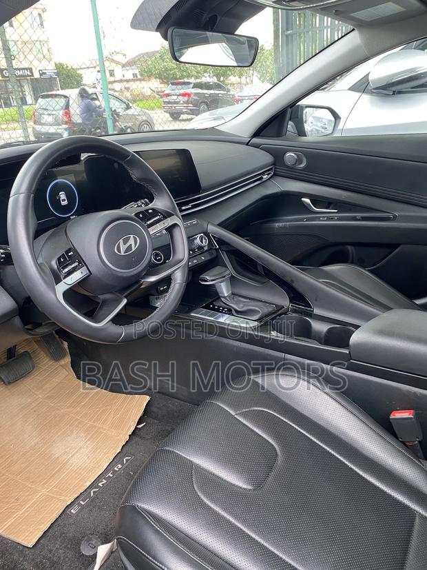 Hyundai Elantra 2025 Black