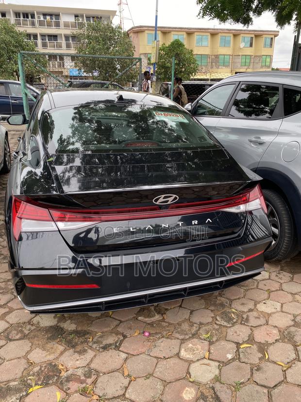 Hyundai Elantra 2025 Black