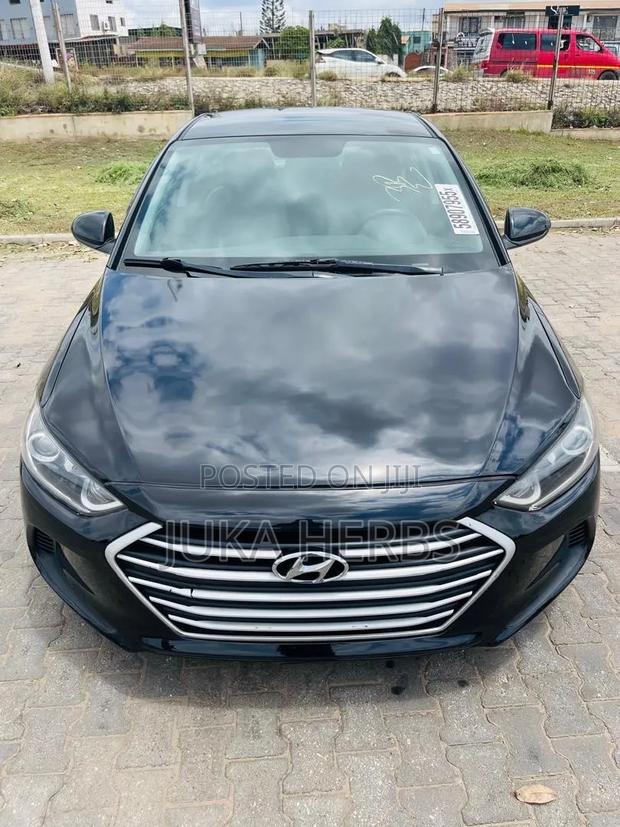 Hyundai Elantra SE Sedan FWD (2.0L 4cyl 6M) 2017 Black