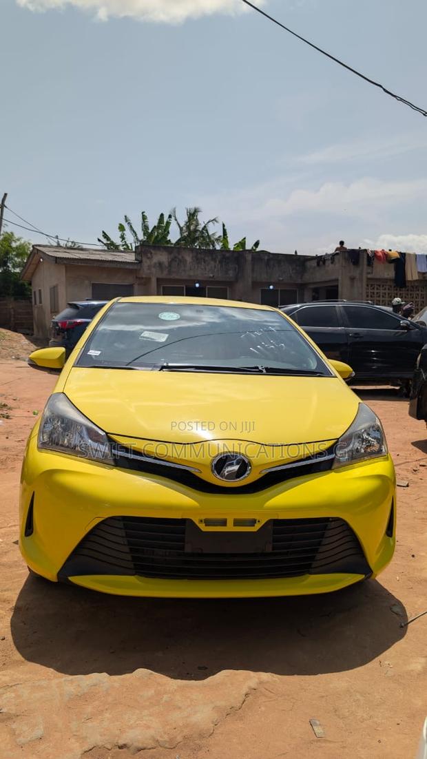 Toyota Vitz 1.5 FWD 5dr 2016 Yellow