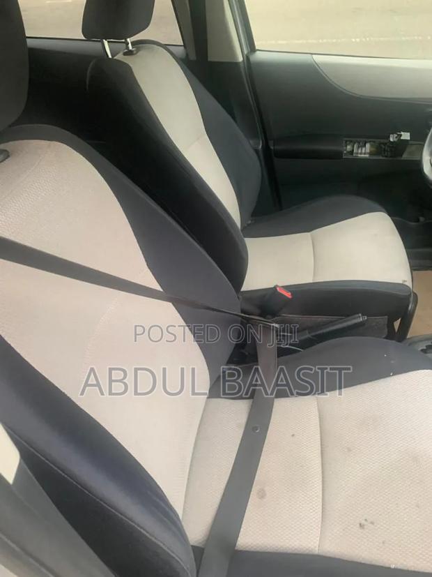 Toyota Vitz 1.3 FWD 5dr 2013 Silver