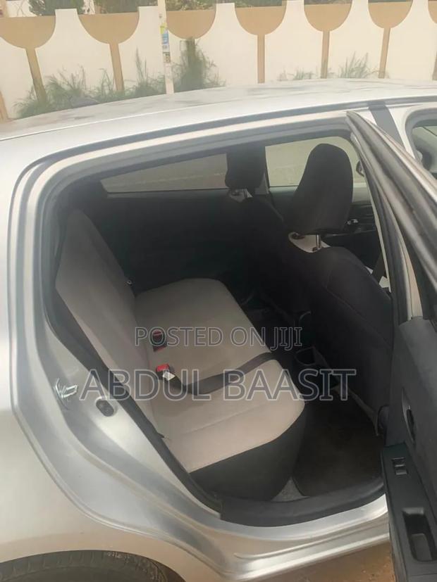Toyota Vitz 1.3 FWD 5dr 2013 Silver