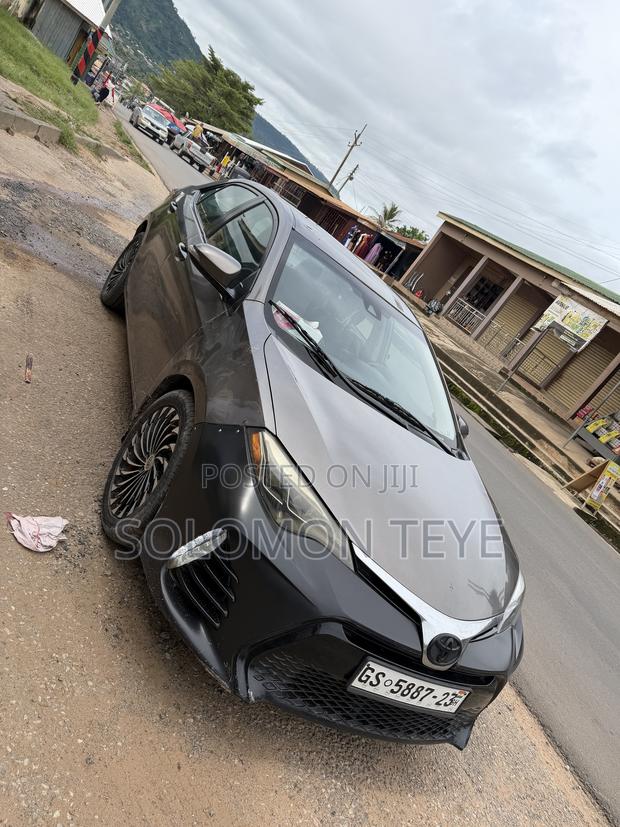 Toyota Corolla SE (1.8L 4cyl 2A) 2019 Gray