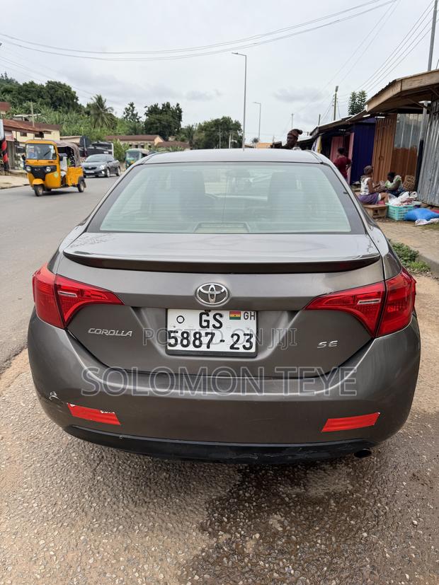 Toyota Corolla SE (1.8L 4cyl 2A) 2019 Gray