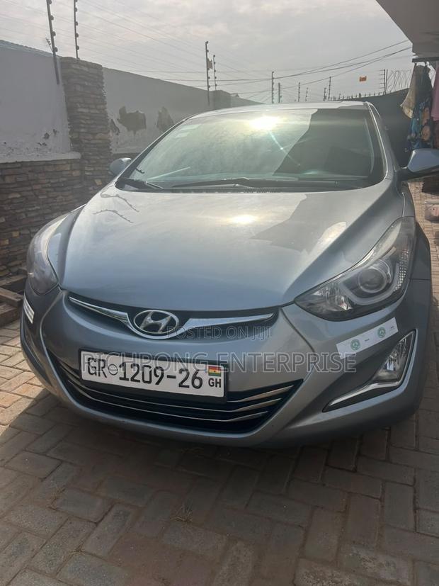 Hyundai Elantra Limited Sedan FWD (1.8L 4cyl 6A) 2016 Gray