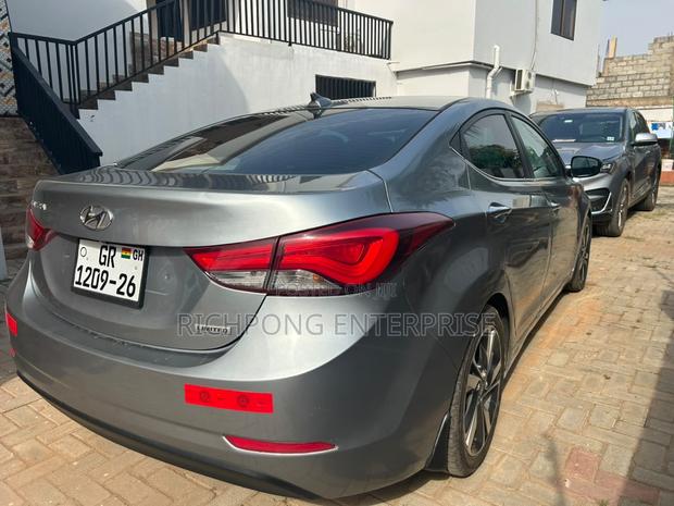 Hyundai Elantra Limited Sedan FWD (1.8L 4cyl 6A) 2016 Gray