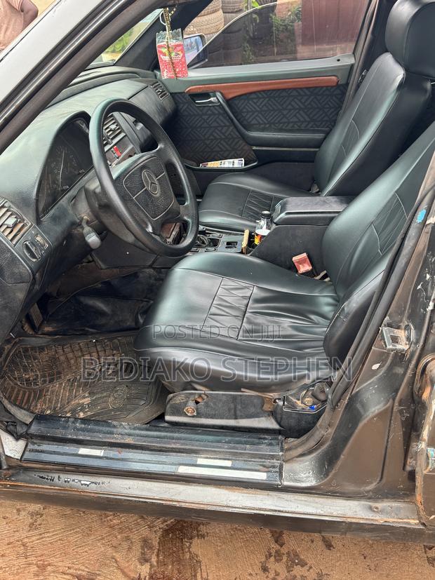 Mercedes-Benz C200 2002 Black
