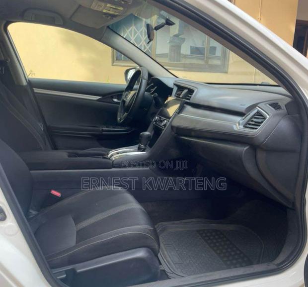 Honda Civic 2018 White
