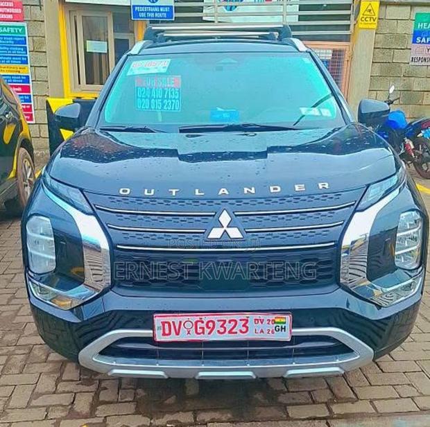 Mitsubishi Outlander 2022 Black