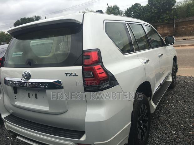 Toyota Land Cruiser Prado 2.7 2018 White