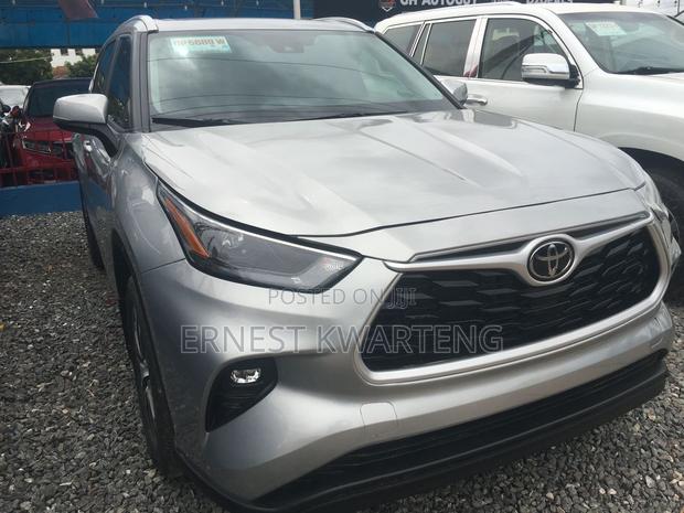Toyota Highlander XLE 2025 Gray