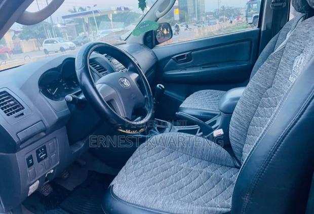 Toyota Hilux 2012 Black