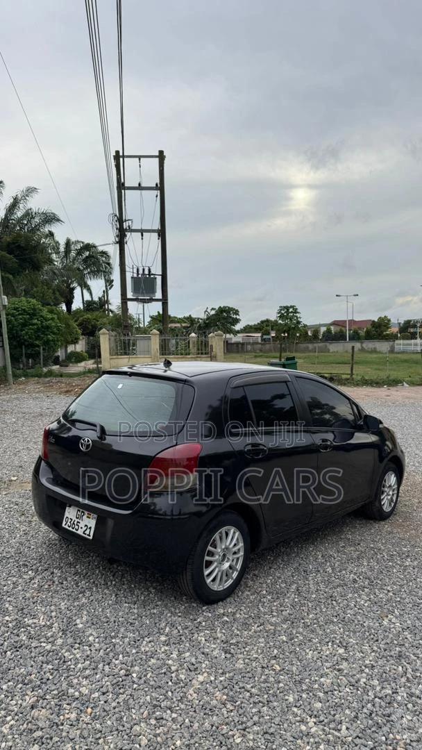 Toyota Vitz 2010 Black