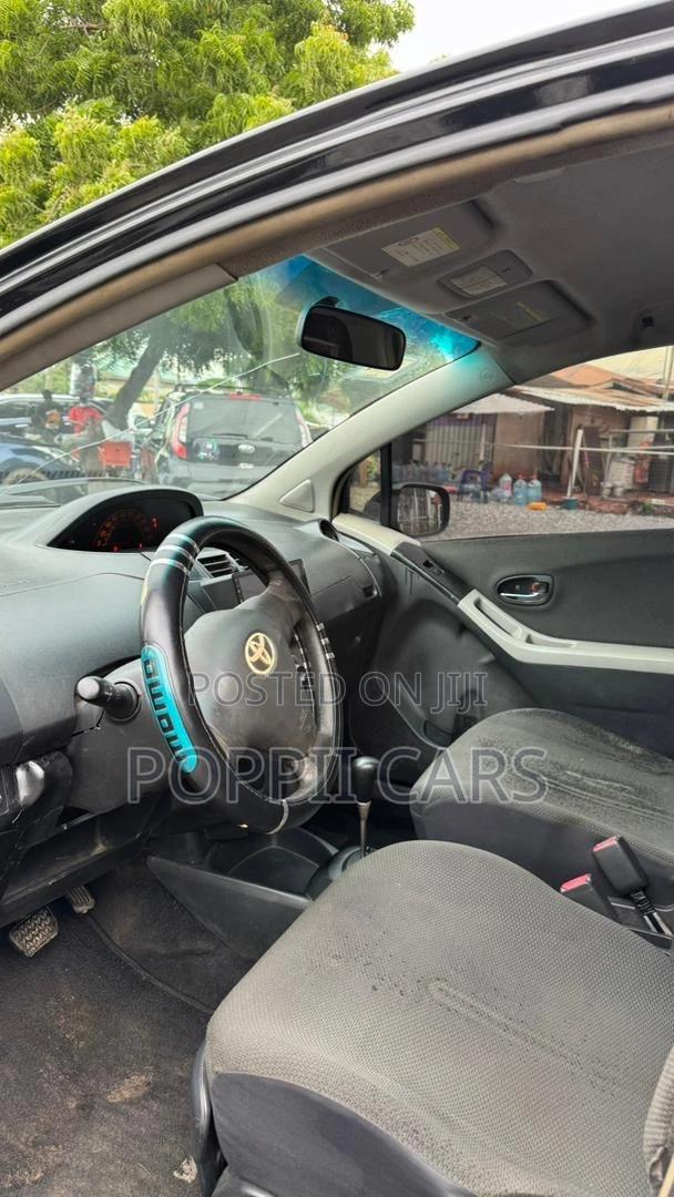 Toyota Vitz 2010 Black