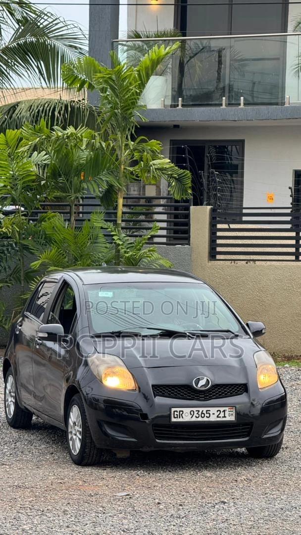 Toyota Vitz 2010 Black
