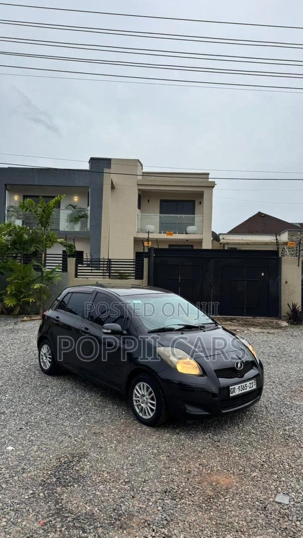 Toyota Vitz 2010 Black