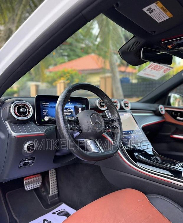 Mercedes-Benz C300 2023 White