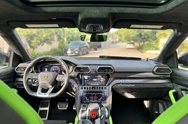 Lamborghini Urus Pearl Capsule 2021 Green