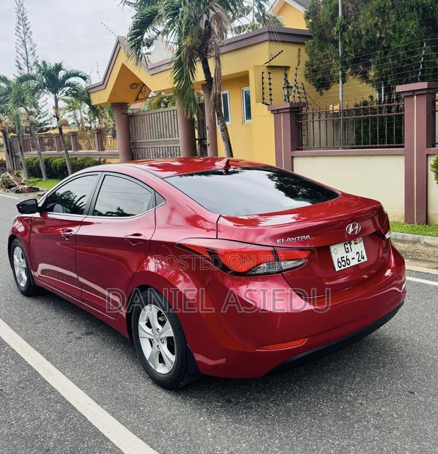 Hyundai Elantra SE Sedan FWD (1.8L 4cyl 6A) 2016 Red