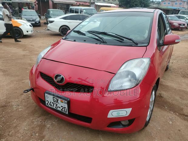 Toyota Vitz 1.3 FWD 5dr 2010 Red