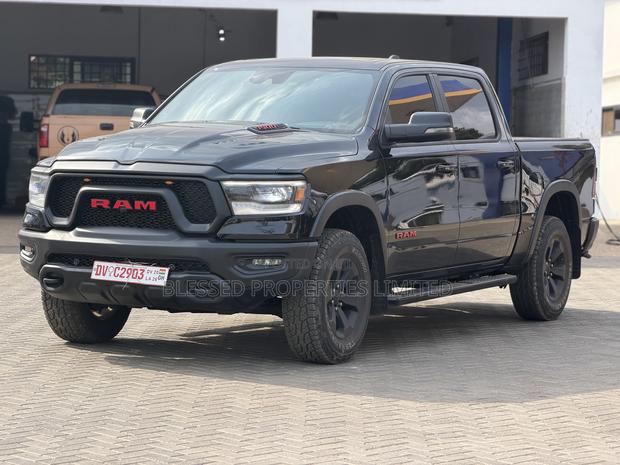 RAM 1500 Rebel Crew Cab 5.6 ft SB 2023 Black