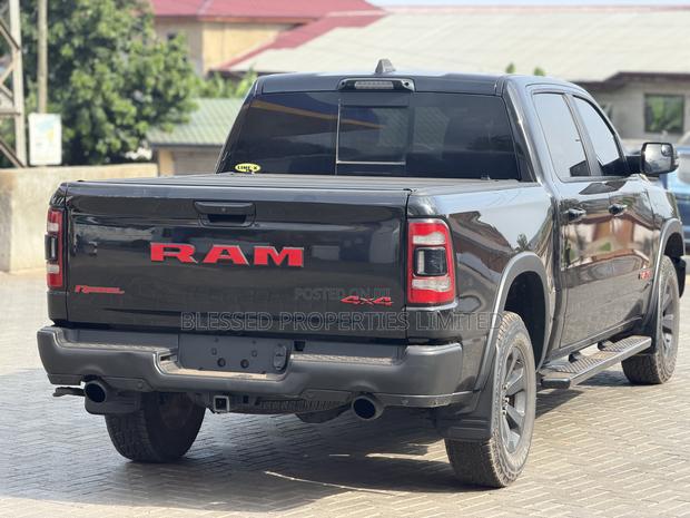 RAM 1500 Rebel Crew Cab 5.6 ft SB 2023 Black