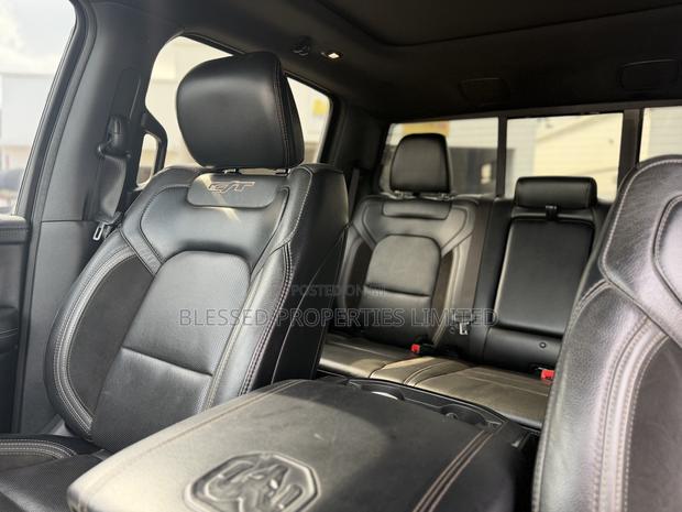 RAM 1500 Rebel Crew Cab 5.6 ft SB 2023 Black