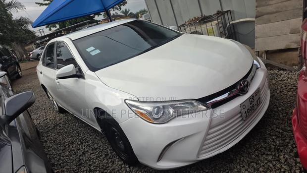 Toyota Camry 2016 White